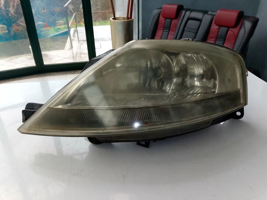 FAROL ESQUERDO CITROEN C3 I 02- / 9647214280 APOIO PARTIDO