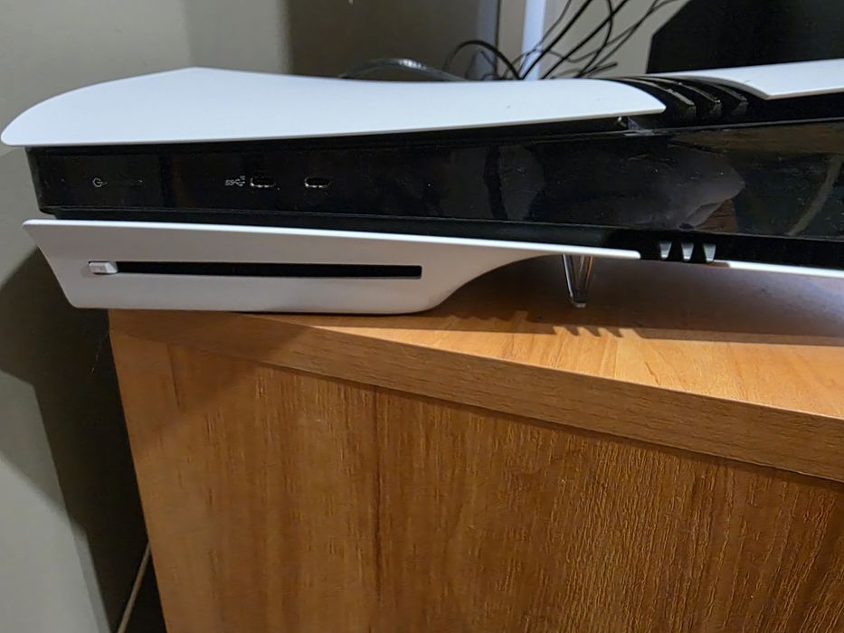 Playstation 5 pro z napędem