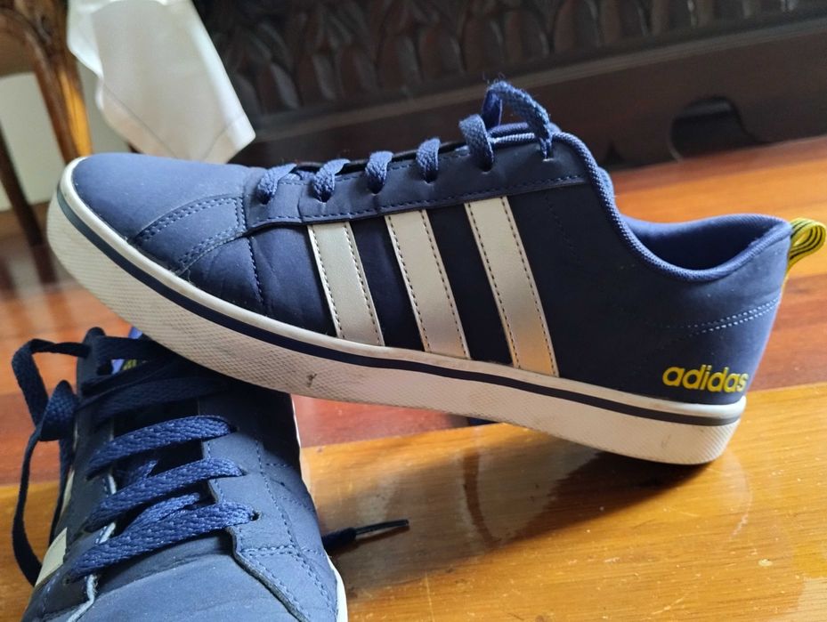 Sapatilhas adidas, usadas 5 vezes. Baixa de preço.