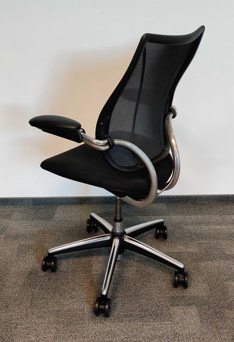 Fotel obrotowy Human Scale Liberty premium czarne (ok. 200 szt.)