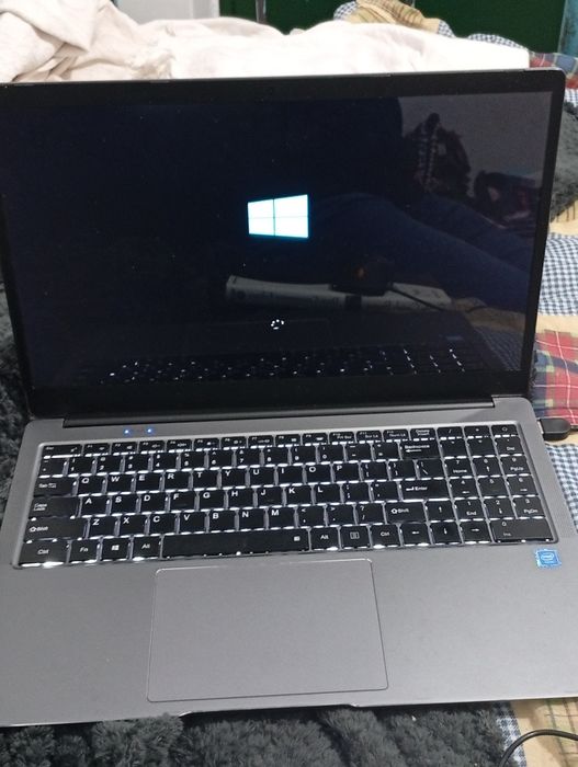 Chuwi Lapbook com Windows 11 pro e carregador