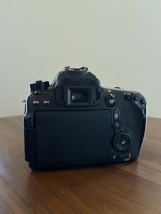 Canon 70D - Para peças (Não liga)