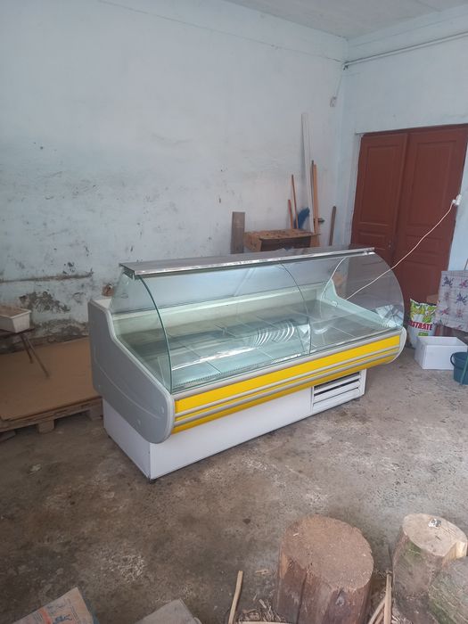 Холодильна вітрина,холодильник,шафа