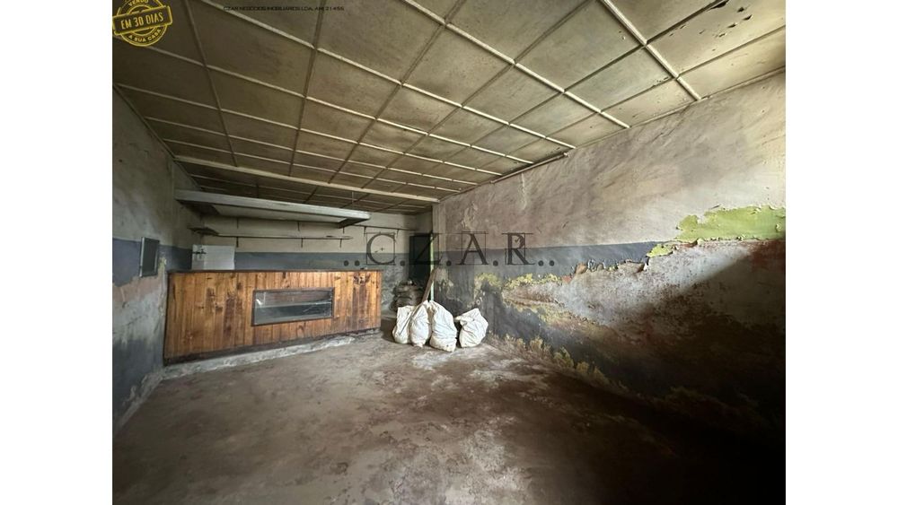 Moradia para remodelar. Aveleira.
