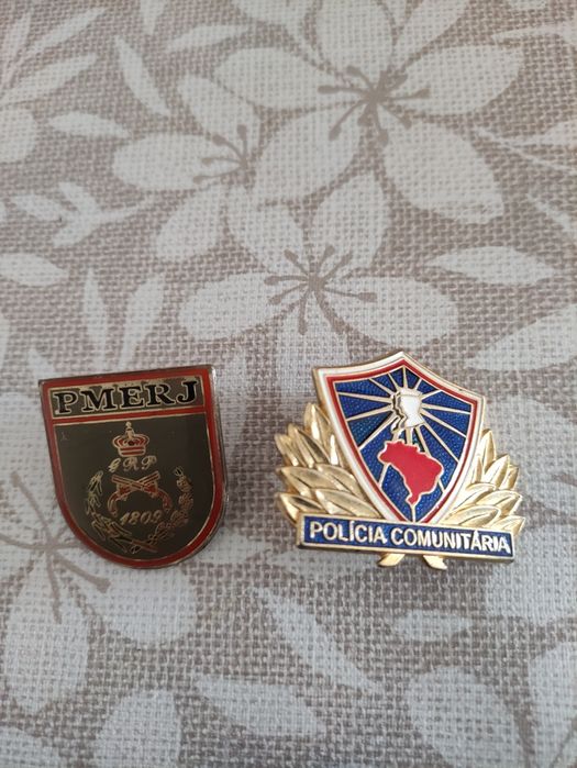 Broches metal originais