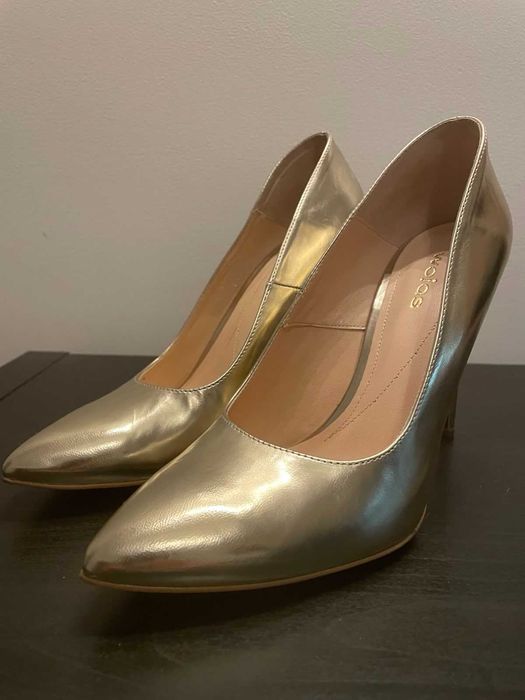 Złote buty czółenka WOJAS nieużywane rozmiar 40