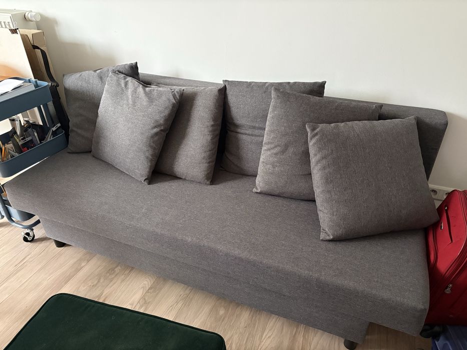 Używana sofa ze skrzynią
