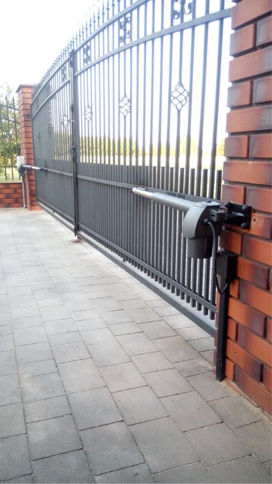Instalacja oraz serwis napędów do bram , domofonów i wideodomofonów