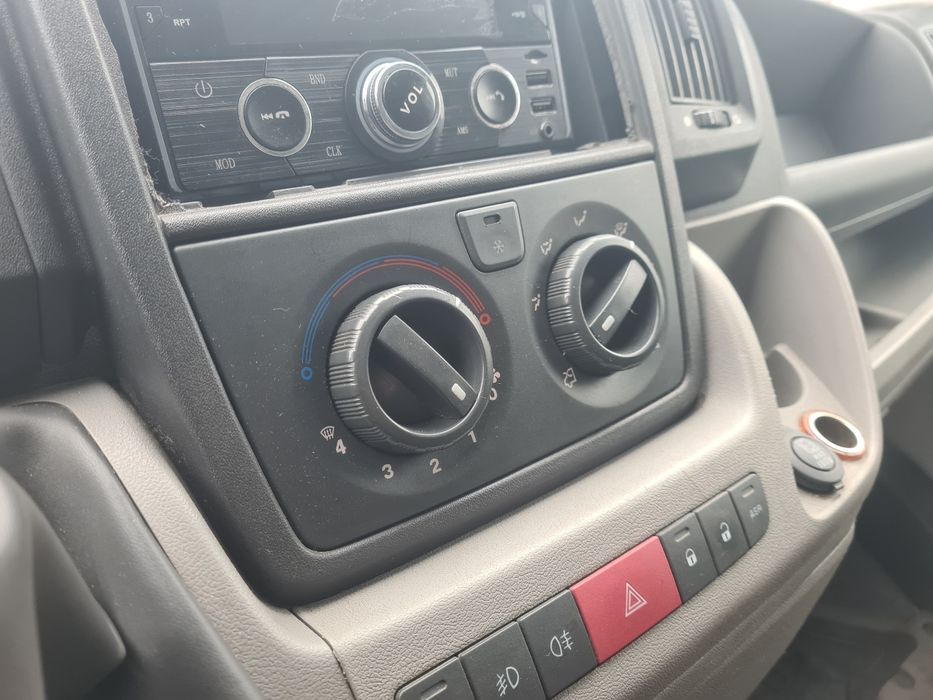 Citroen Jumper / 2.2 diesel / Zarejestrowany/ Klima / Hak / Webasto