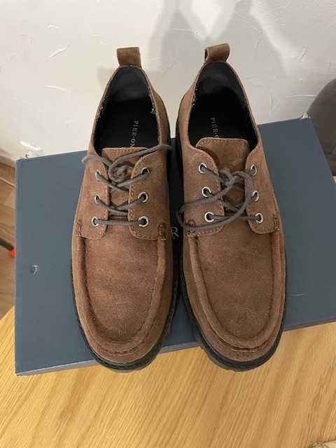 Pier One Oksfordki Unisex 41 – Skóra Ekologiczna – Stan Idealny
