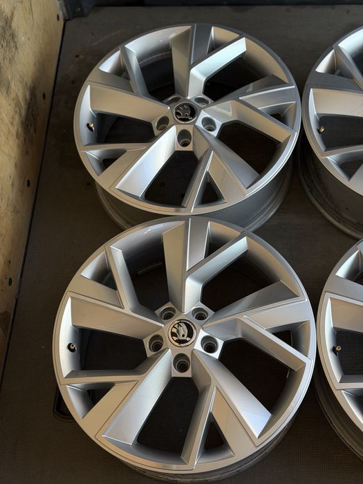 Диски SKODA 5 112 R19 KODIAQ RS KAROQ Triglav Superb Octavia шкода