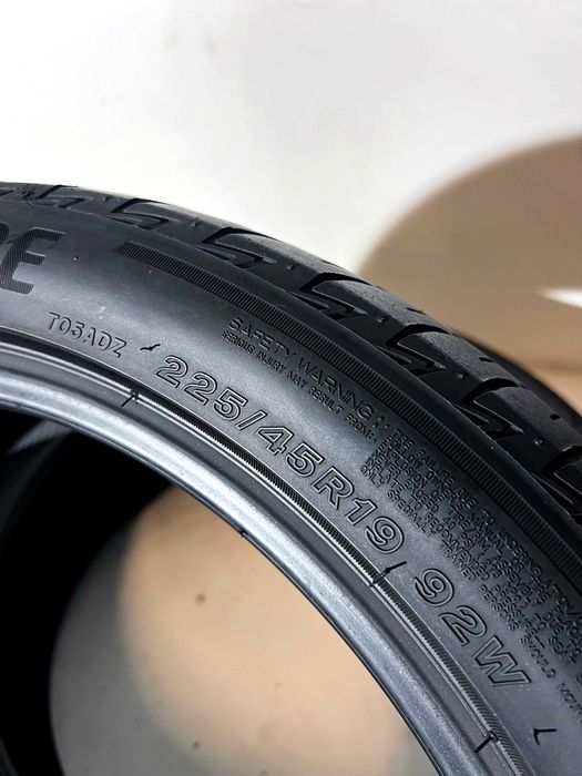 Pneus Bridgestone Turanza T005 - 225/45/19 - Excelentes