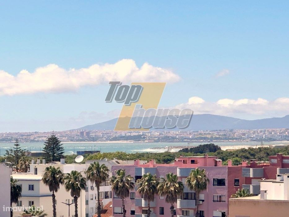 Apartamento T2 totalmente remodelado Costa de Caparica
