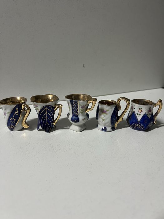 Coleção de mini chavenas