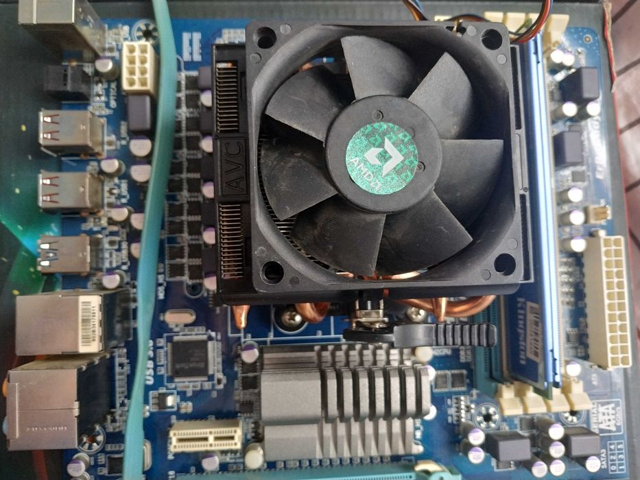 Procesor AMD FX 6200 6x3,8 GHz AM3+ wraz z chłodzeniem