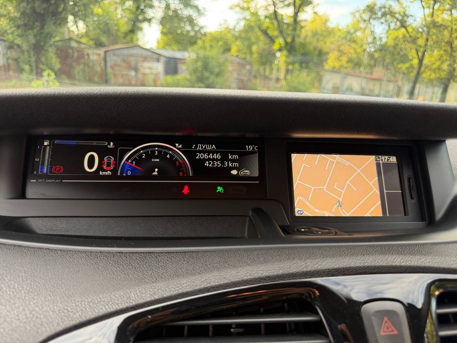 Renault Scenic рест  2013р.в  1.6 дизель в комплектації BOSE Edition!!!