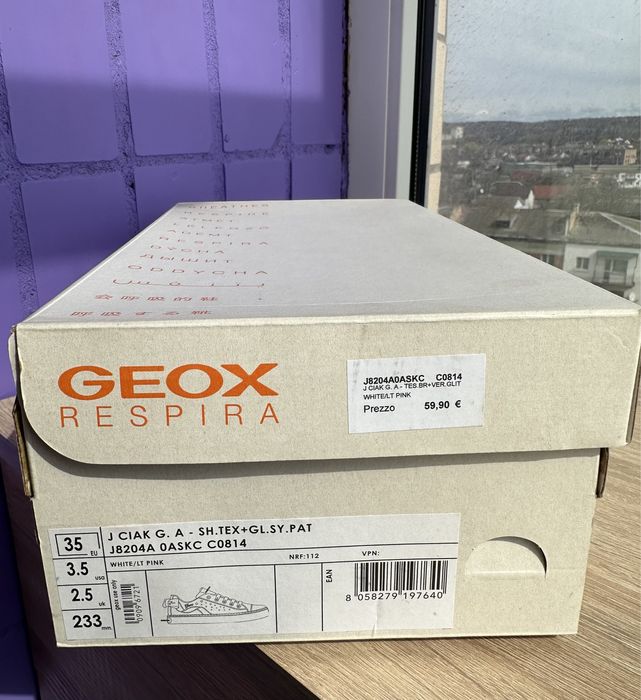 Дуже гарні та нарядні кеди Geox , прикрашені стразами