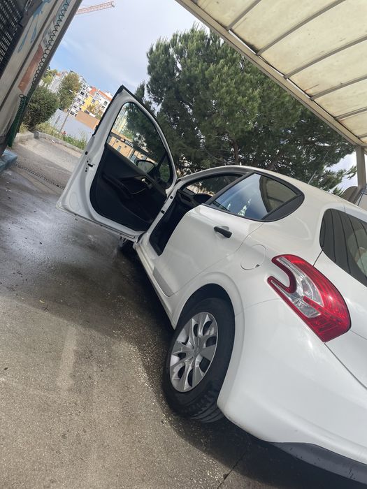 Vendo meu peugeot 208 diesel