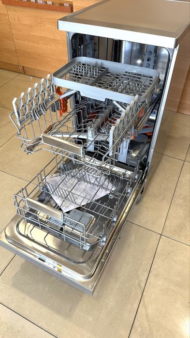 Zmywarka Ariston HOTPIONT 45 cm  HSFO3T223WCX