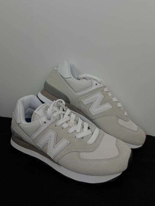 Sneakersy marki New Balance Biało-Beżowe Rozmiar 38 1/2