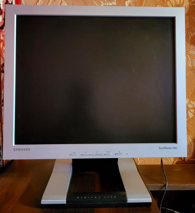 Монитор Samsung SyncMaster 172S