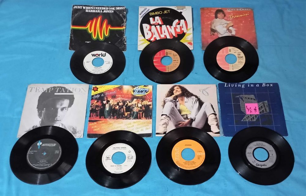 --» 14 Discos de Vinil (Singles) «--