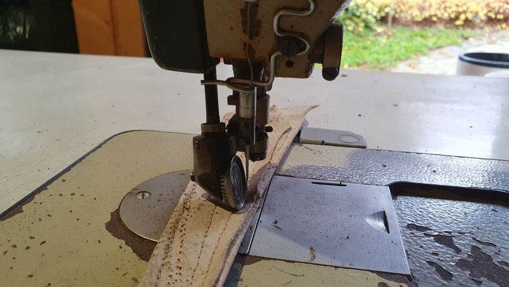 Maszyna do szycia jednoigłowa Minerva