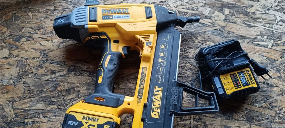 Gwoździarka do betonu DeWalt dcn890p1