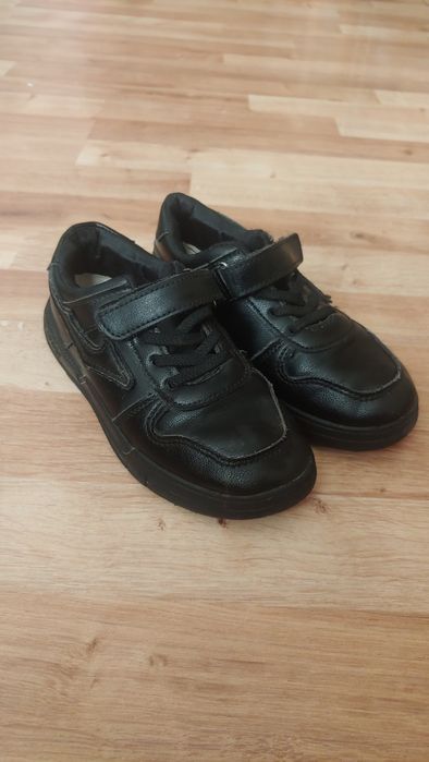 Кросівки туфлі чорні 33