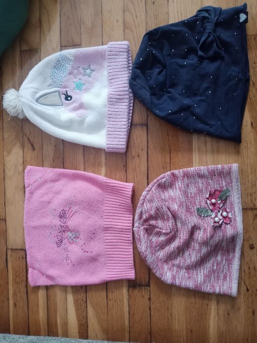 Шапки на дівчинку 5, 6, 7, 8 р.