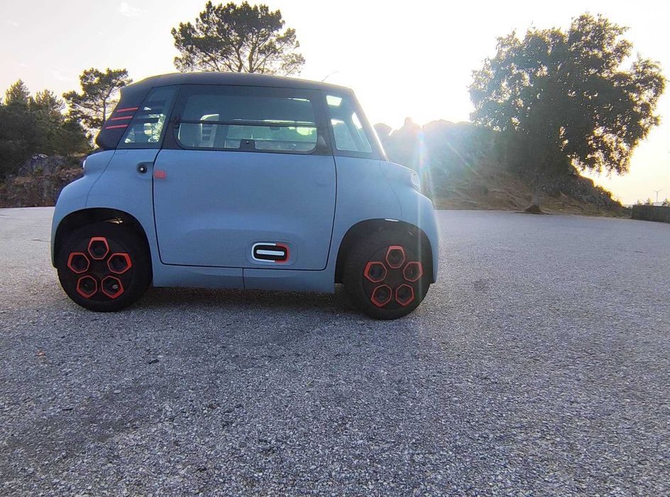 Citroen Ami Laranja elétrico
