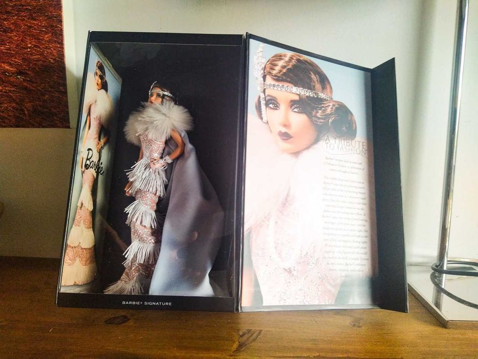 Barbie: A Tribute to Fashion Signature