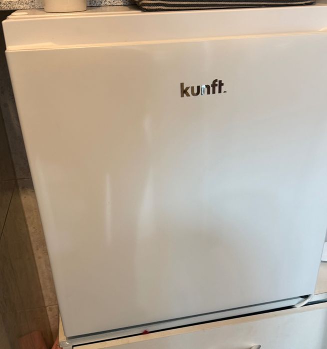 Frigorífico Mini Bar KUNFT KMB9119 WH (45 L - 50 cm - Branco)