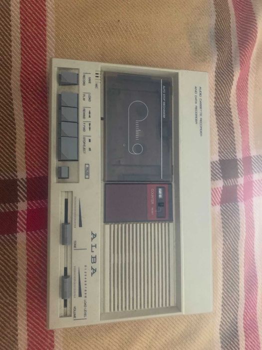 Продам магнитофон ALBA