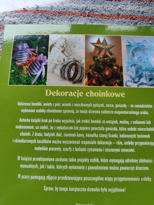 Książka o ozdobach choinkowych
