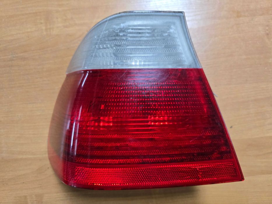 BMW 3 E46 Sedan Przedlift Lampa Tył Prawa W Błotnik Wkład Wtyczka