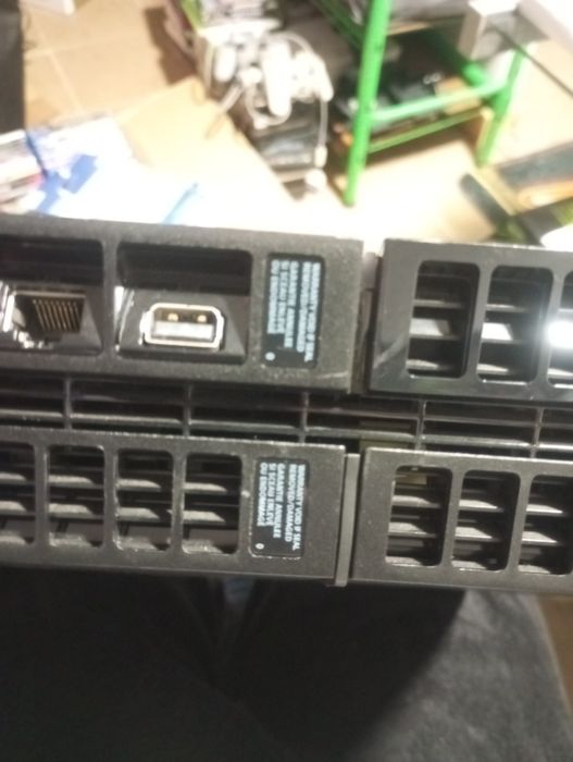 PlayStation 4 de 1Tb com comando wireless