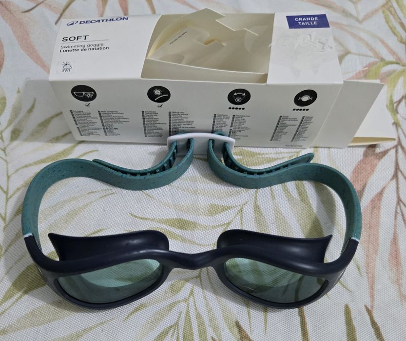 Óculos de natação Decathlon novos