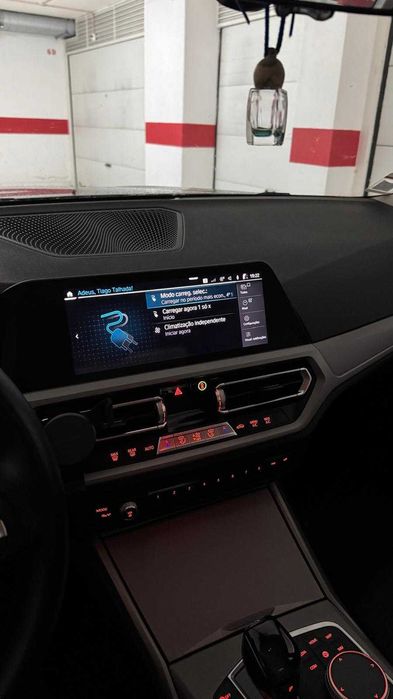 BMW 330 e Corporate Edition (IVA dedutível)