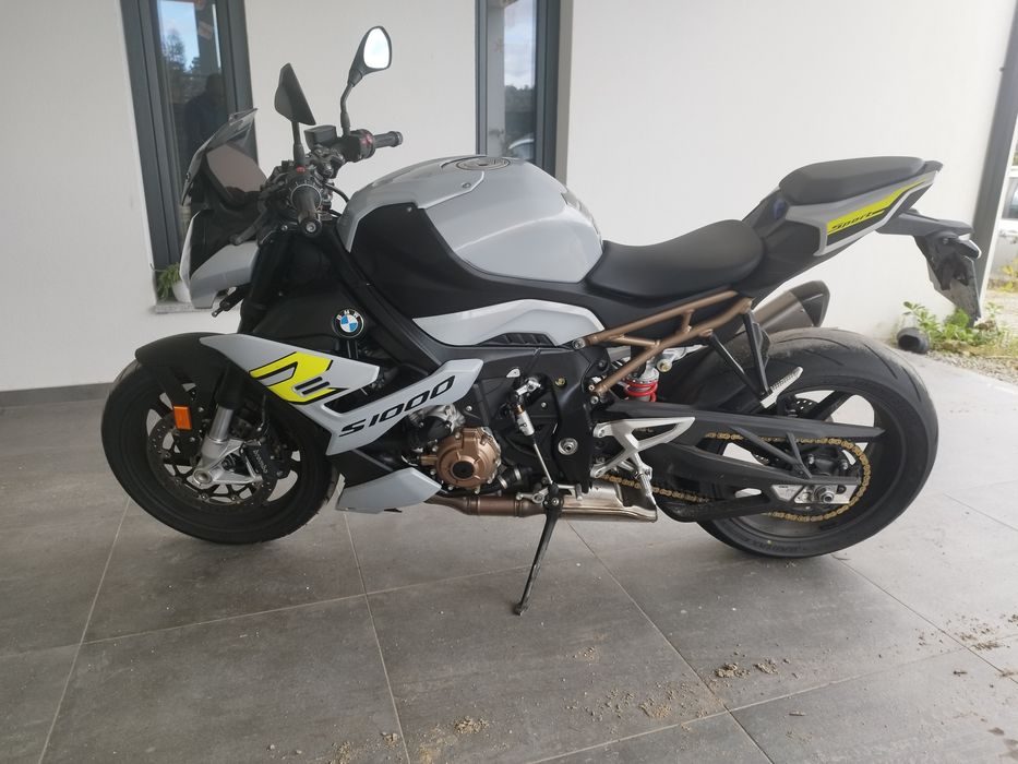 BMW S1000R 165cv
