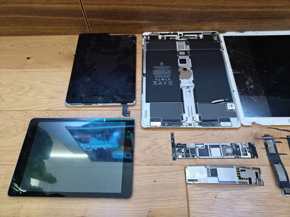 Uszkodzone iPad A1954 A1980 A1652