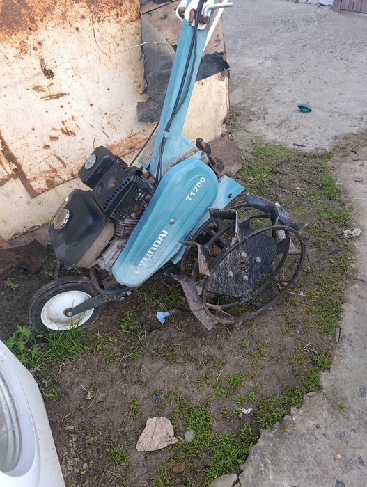 Продам Мотоблок Hyundai т1200