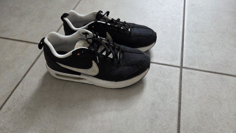 Кросівки Nike  оригинал,  38.5  размер