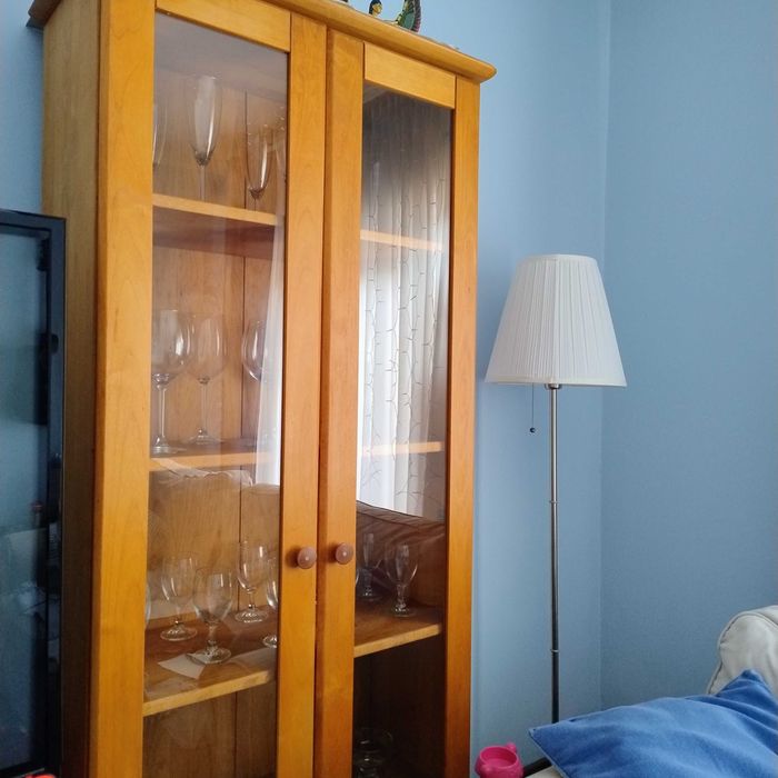 Vitrine Cristaleira em madeira maciça CERNE com portas de vidro