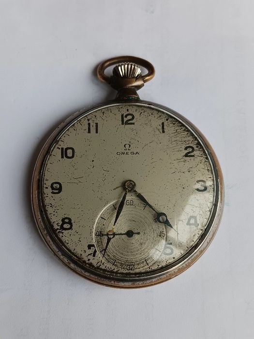 Relógio de bolso marca Ómega a funcionar