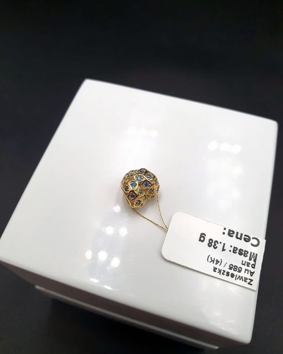 Złoty Charms Serduszko zdobiony Cyrkoniami