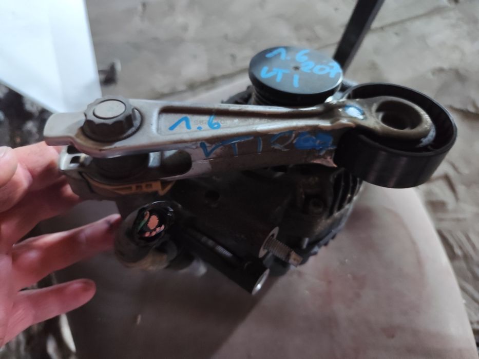 Alternator z napinaczem 1.4 1.6 VTI Benzyna PEUGEOT CITROEN