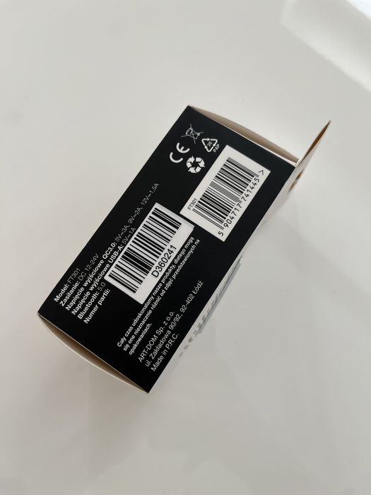 Transmiter FM FT301 Bluetooth w samochodzie