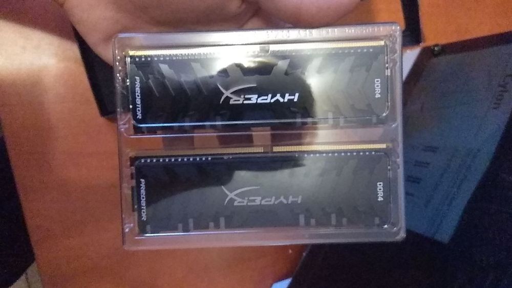 Продаю оперативну пам'ять