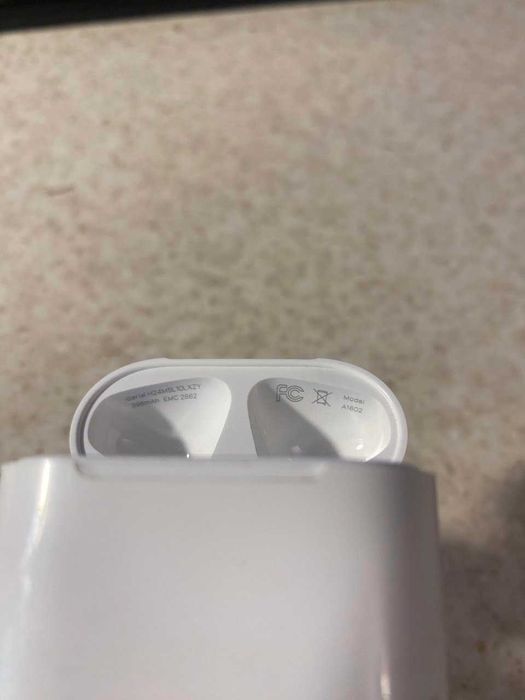 Airpods 2 case without aripods